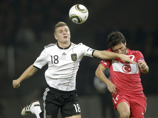 -包含欧洲杯预选赛火热进行，谁将夺得胜利？的词条